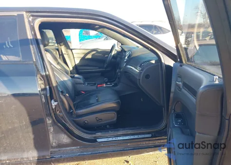 2013 Chrysler 300C John Varvatos Limited Edition from USA, damaged, VIN 2C3CCADG9DH741013